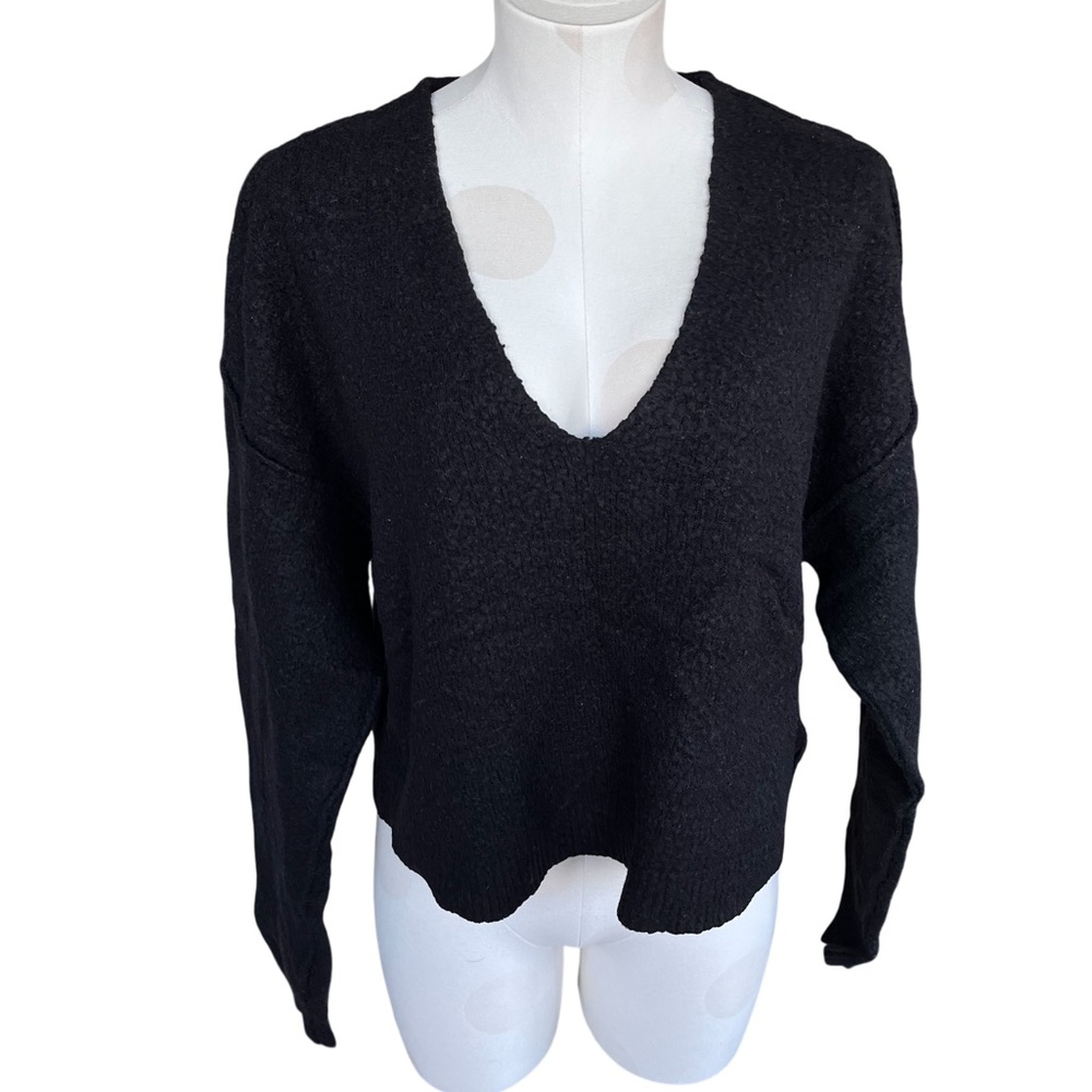 Free people black v neck sweater cropped XSmall